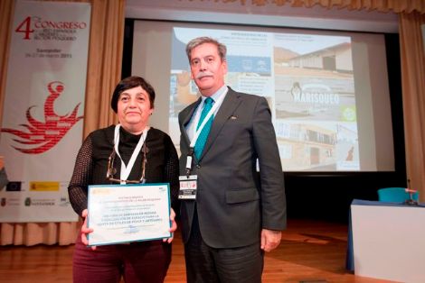 Entrega de los reconocimientos al "Emprendimiento de la mujer pesquera" a la iniciativa "Mejora de empresas de rederas y adecuación...