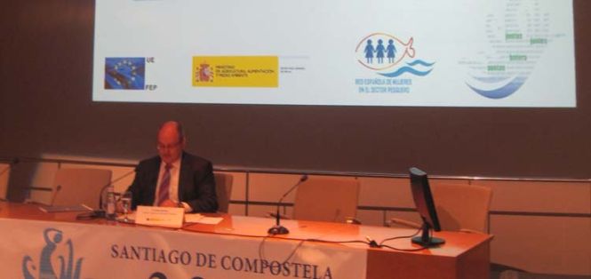 Intervención del Director General de Ordenación Pesquera, Andrés Hermida, con la ponencia "Avances de la Red Española de Mujeres en el Sector...