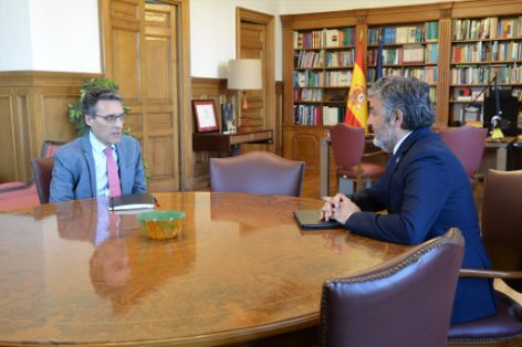10.05.2023 F Miranda y Consejero Asturias  (3)