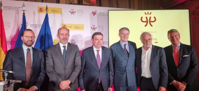 Hoy, en un acto celebrado en la embajada de España en Francia